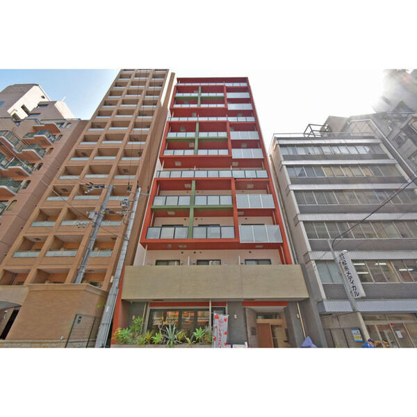 BUILDING