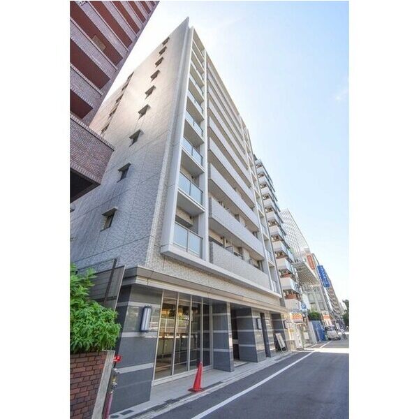 BUILDING