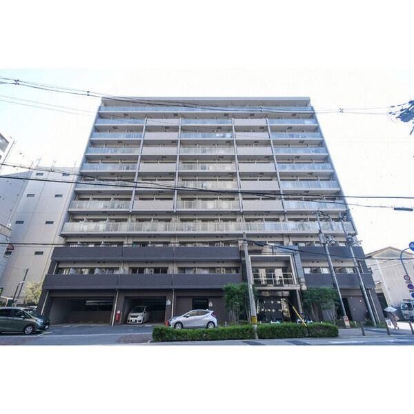 BUILDING