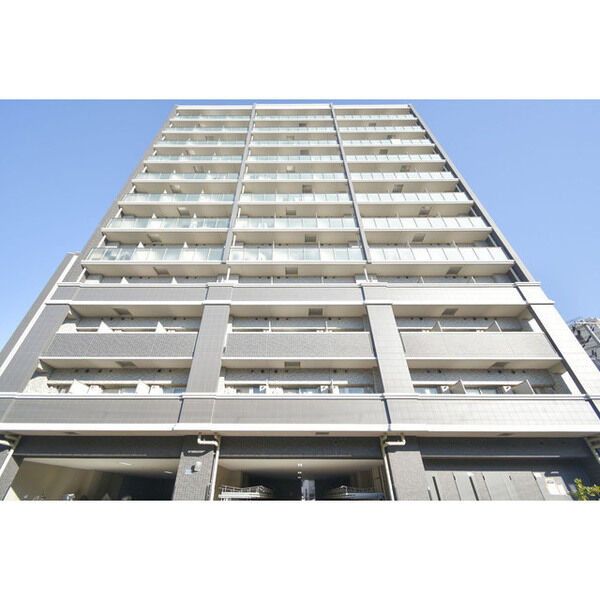 BUILDING