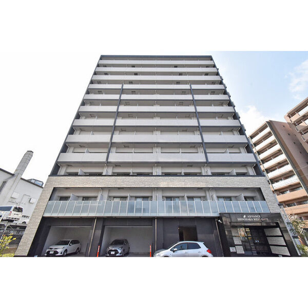 BUILDING