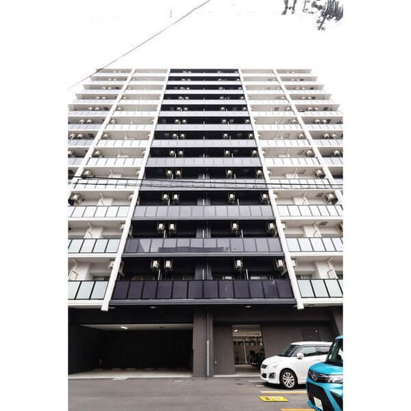 BUILDING