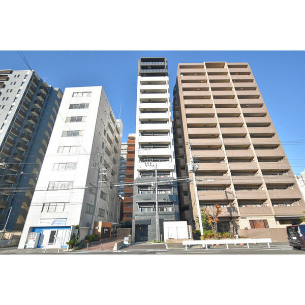 BUILDING