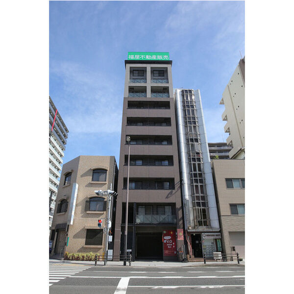 BUILDING