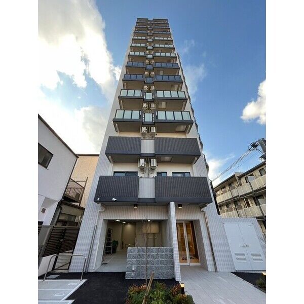 BUILDING