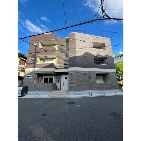 BUILDING