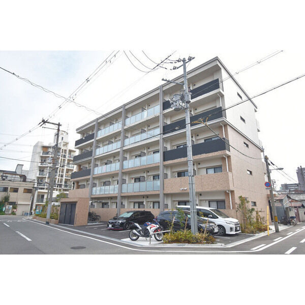 BUILDING