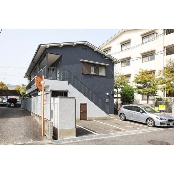 BUILDING