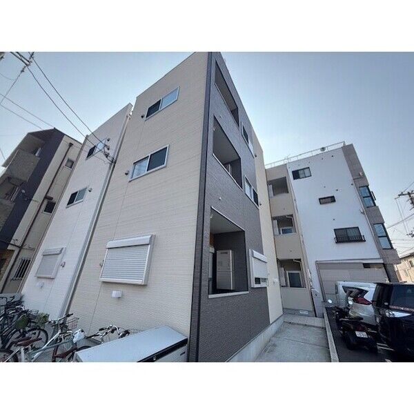 BUILDING