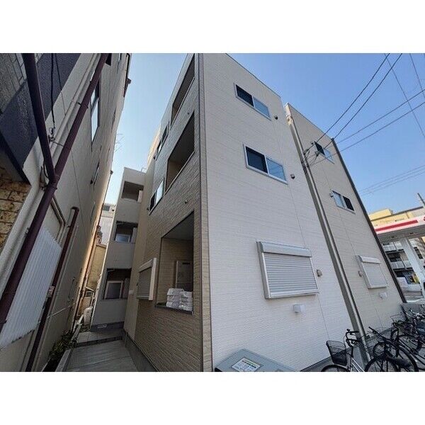 BUILDING