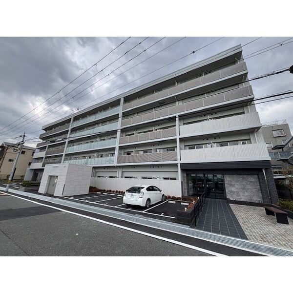 BUILDING