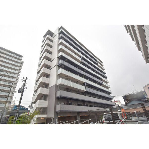 BUILDING