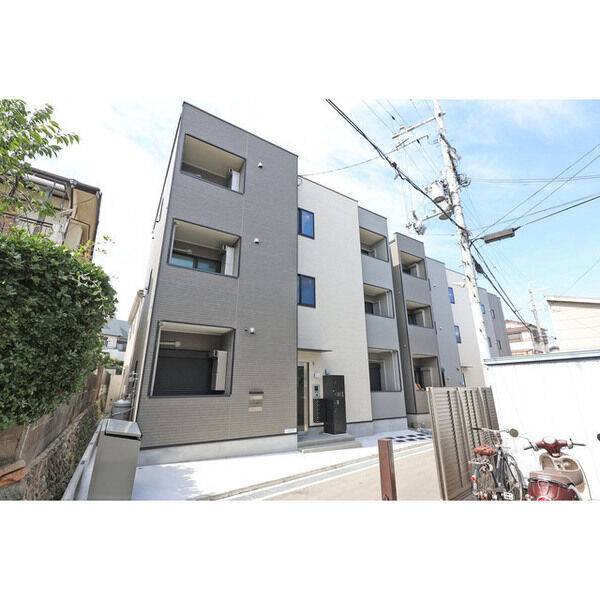 BUILDING