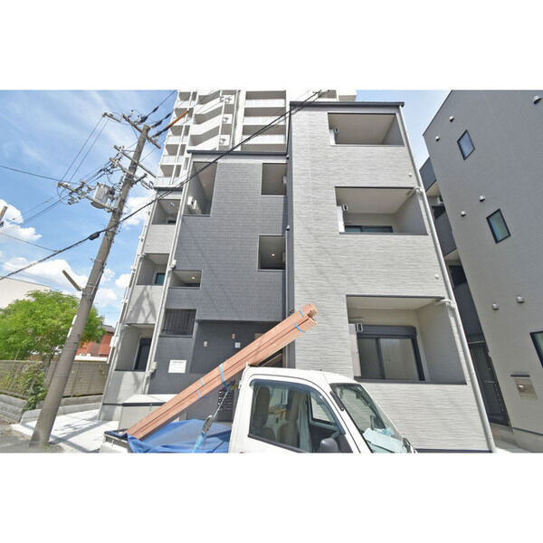 BUILDING