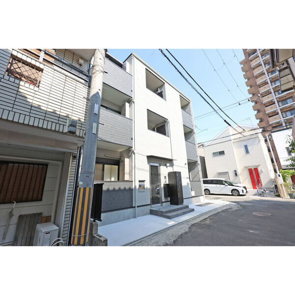 BUILDING
