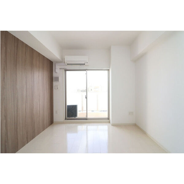 アドバンス新大阪ラシュレの室内写真1枚目