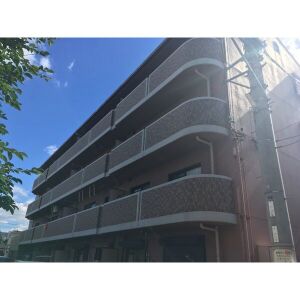 カーサファミール