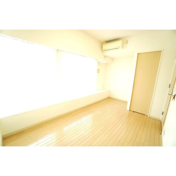 ドゥーエ江坂IIIの室内写真1枚目