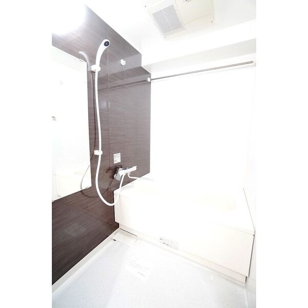 ドゥーエ江坂IIIの室内写真2枚目