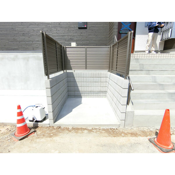 リブリ・徒然草の外観2枚目