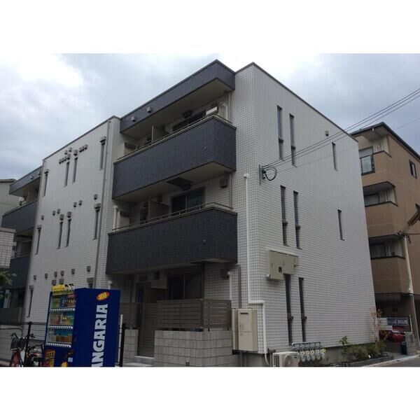 BUILDING