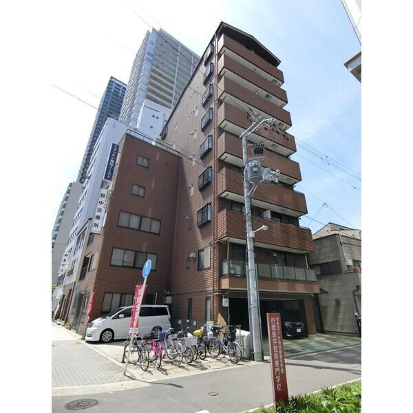 BUILDING