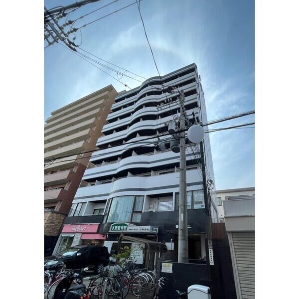 BUILDING