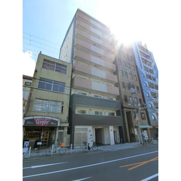BUILDING