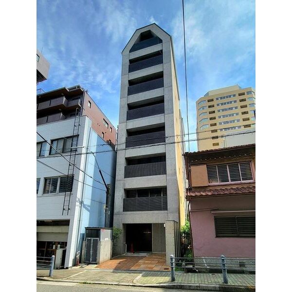 BUILDING