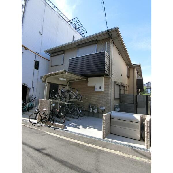BUILDING