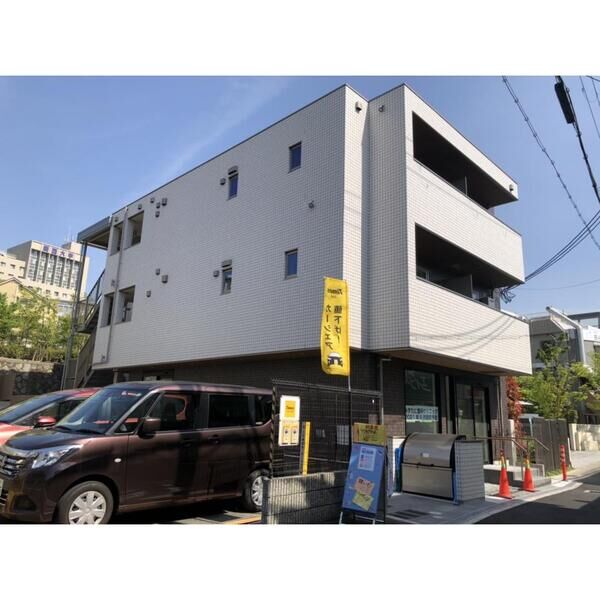 BUILDING