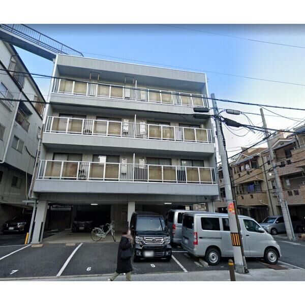 BUILDING
