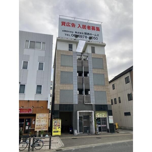 BUILDING
