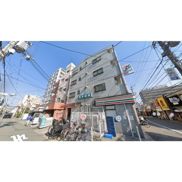 BUILDING