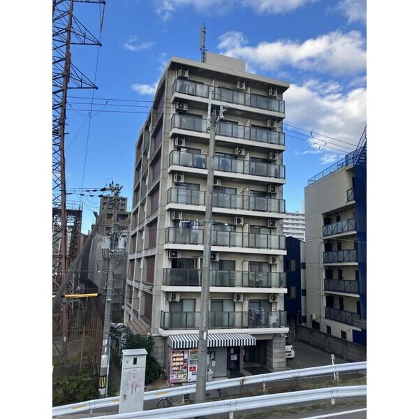 BUILDING