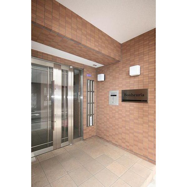 ボヌーリアの外観2枚目