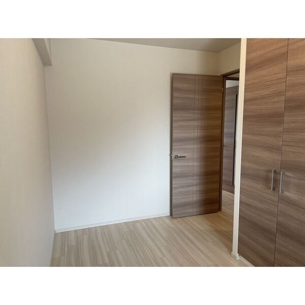 ミリカ・ヒルズI街区D棟の室内写真2枚目