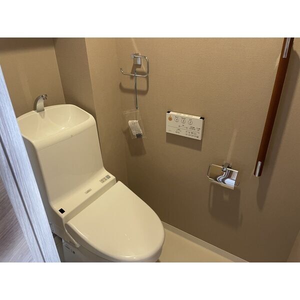 ミリカ・ヒルズI街区D棟の室内写真8枚目