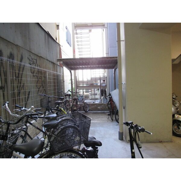 アモーレ本町ウエストの外観3枚目