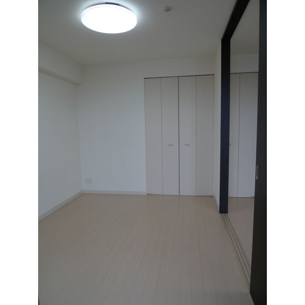 エス・キュート尼崎の室内写真5枚目