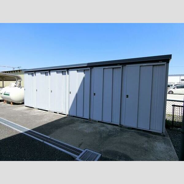 現地周辺 (物置)