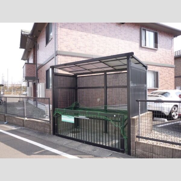 現地周辺 (ゴミ置き場)