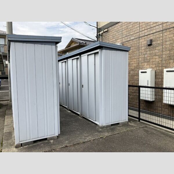 現地周辺 (物置)