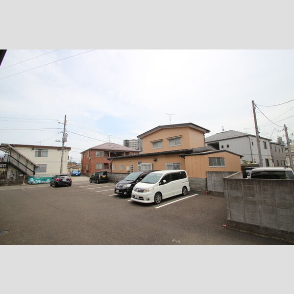 駐車場 (駐車場)