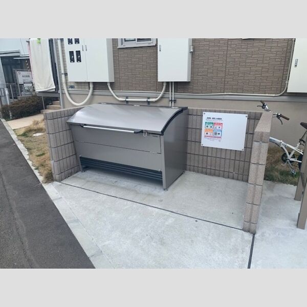 現地周辺 (ゴミ置き場)