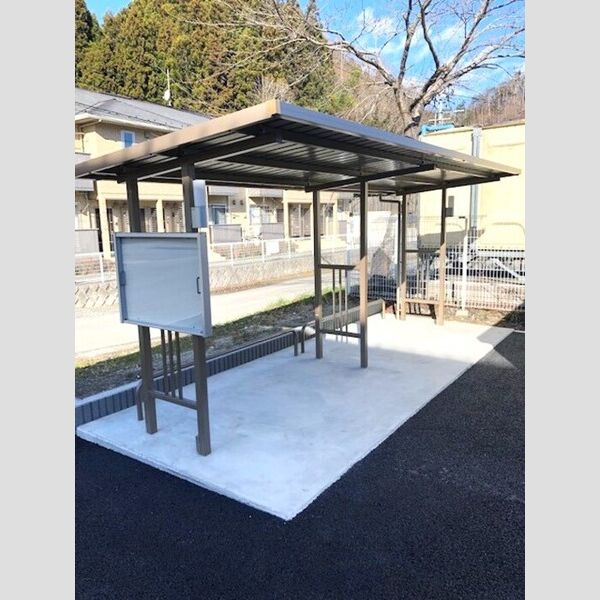 現地周辺 (駐輪場)