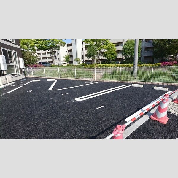 駐車場 (駐車場)