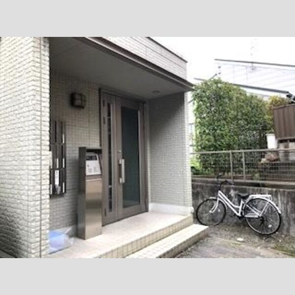 エントランス (エントランス)