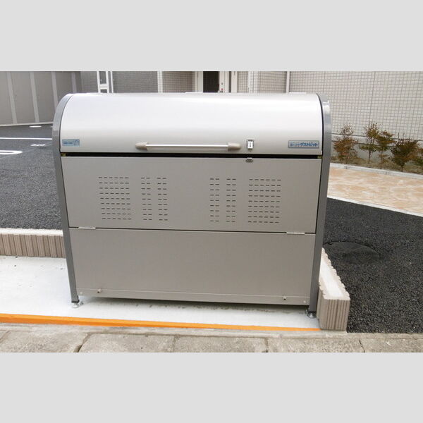 現地周辺 (ゴミ置場)