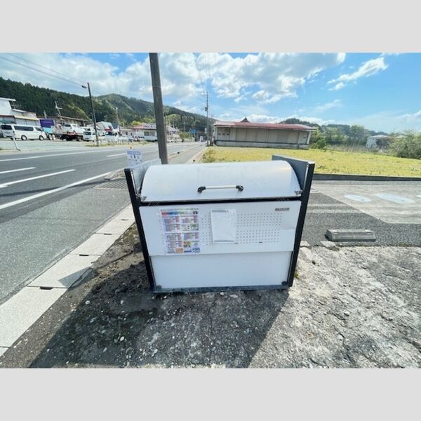 現地周辺 (ゴミストッカー)